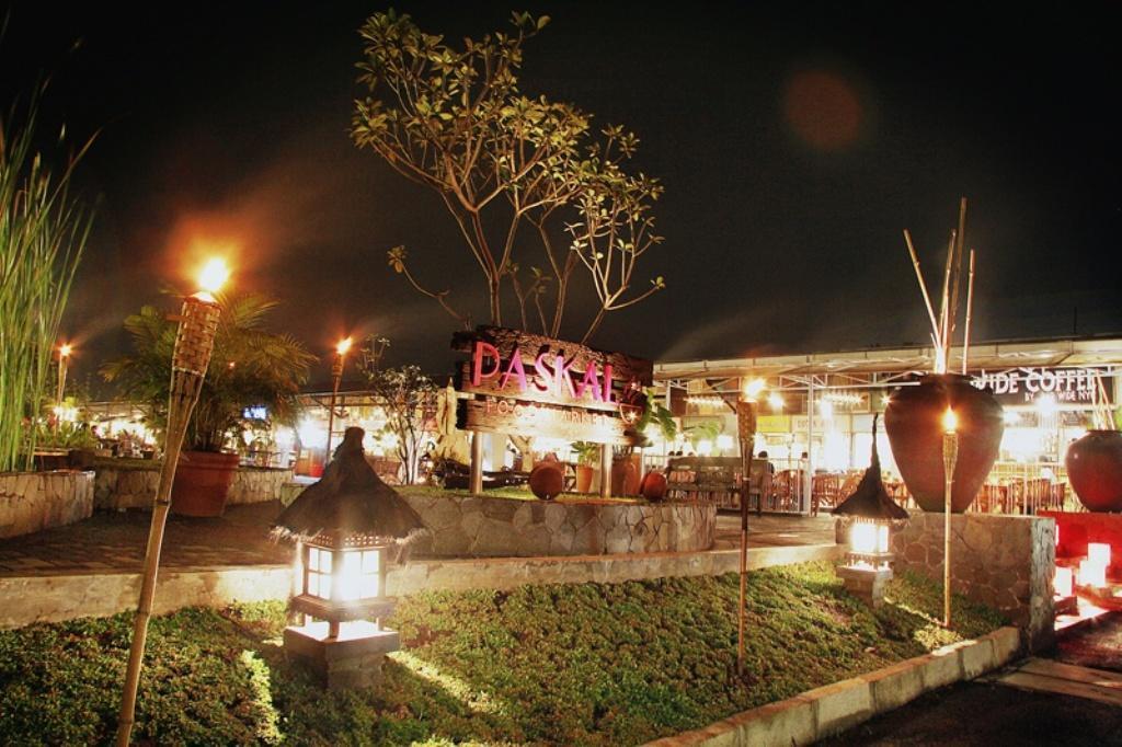 Hyper Inn Bandung Buitenkant foto