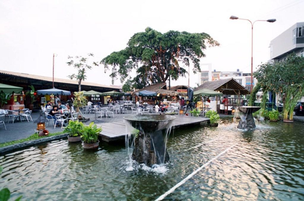 Hyper Inn Bandung Buitenkant foto
