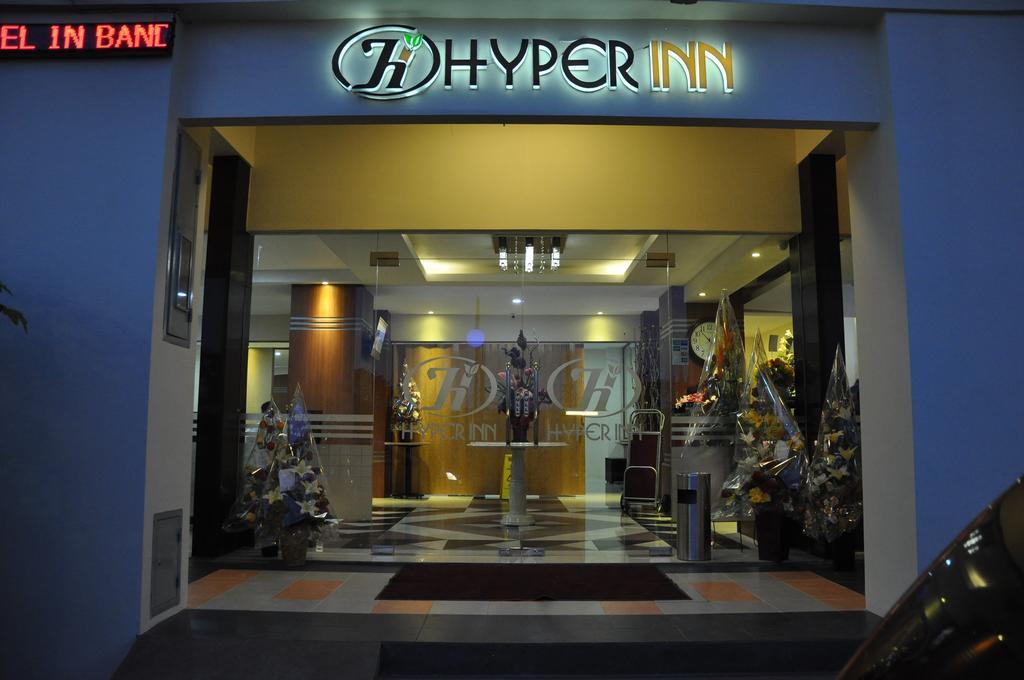 Hyper Inn Bandung Buitenkant foto